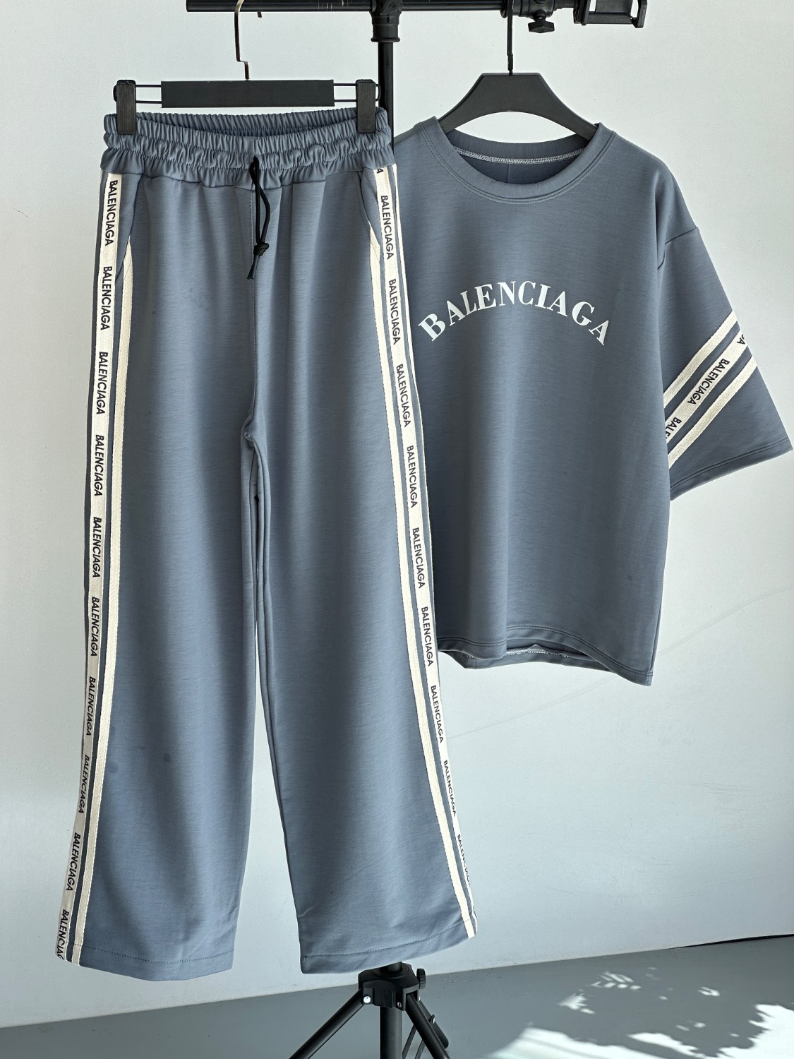 ست تیشرت شلوار زنانه Balenciaga